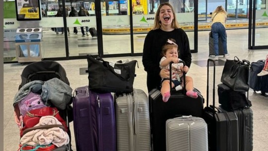 Viih Tube e Eliezer expõem perrengue com malas em viagem de avião: "Só 5 dias"