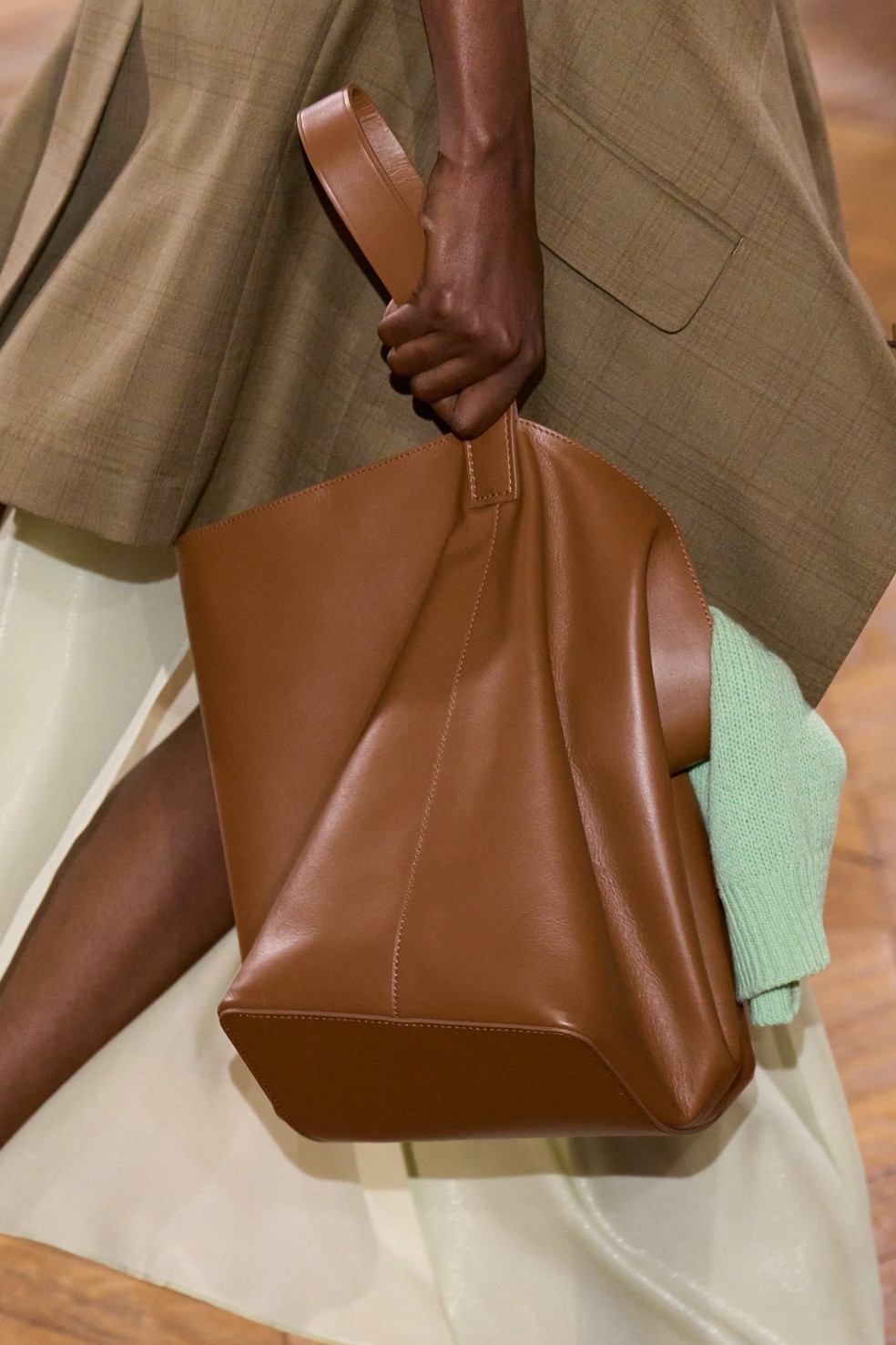8 bolsas mais estilosas (e confortáveis) para trabalhar — Foto: Launchmetrics Spotlight
