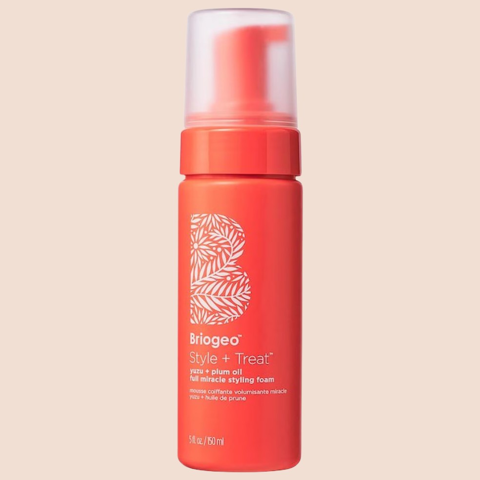 Espuma Modeladora Style + Treat Plum Oil Full Miracle, Briogeo (R$ 189) — Foto: Divulgação