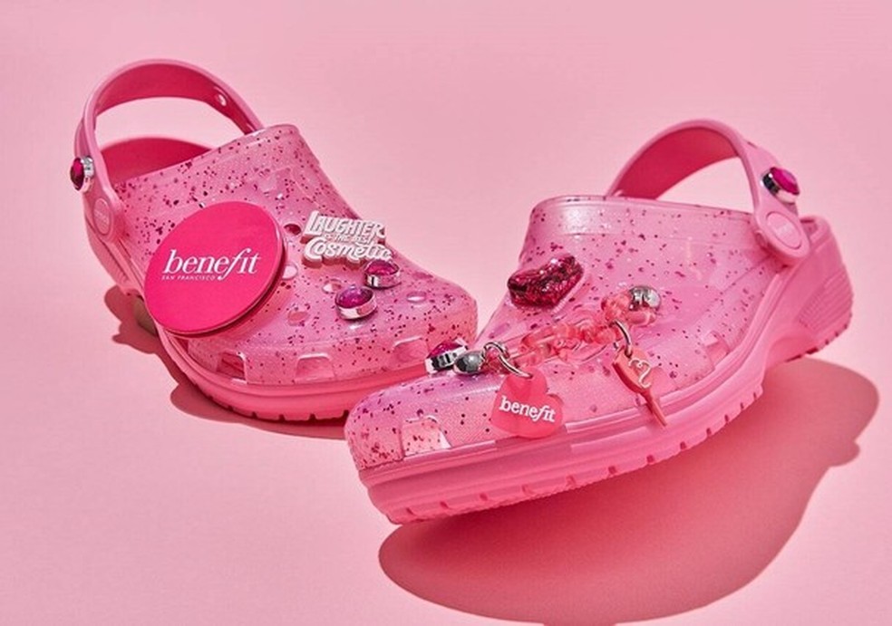 Crocs entra no mercado de beleza com collab inusitada