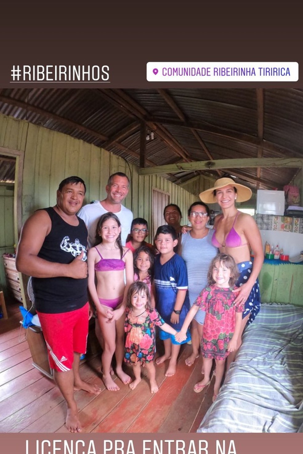 Foto compartilhada por Malvino Salvador ao lado da esposa, Kyra Grace, e filhas (Foto: Reprodução / Instagram) — Foto: Glamour