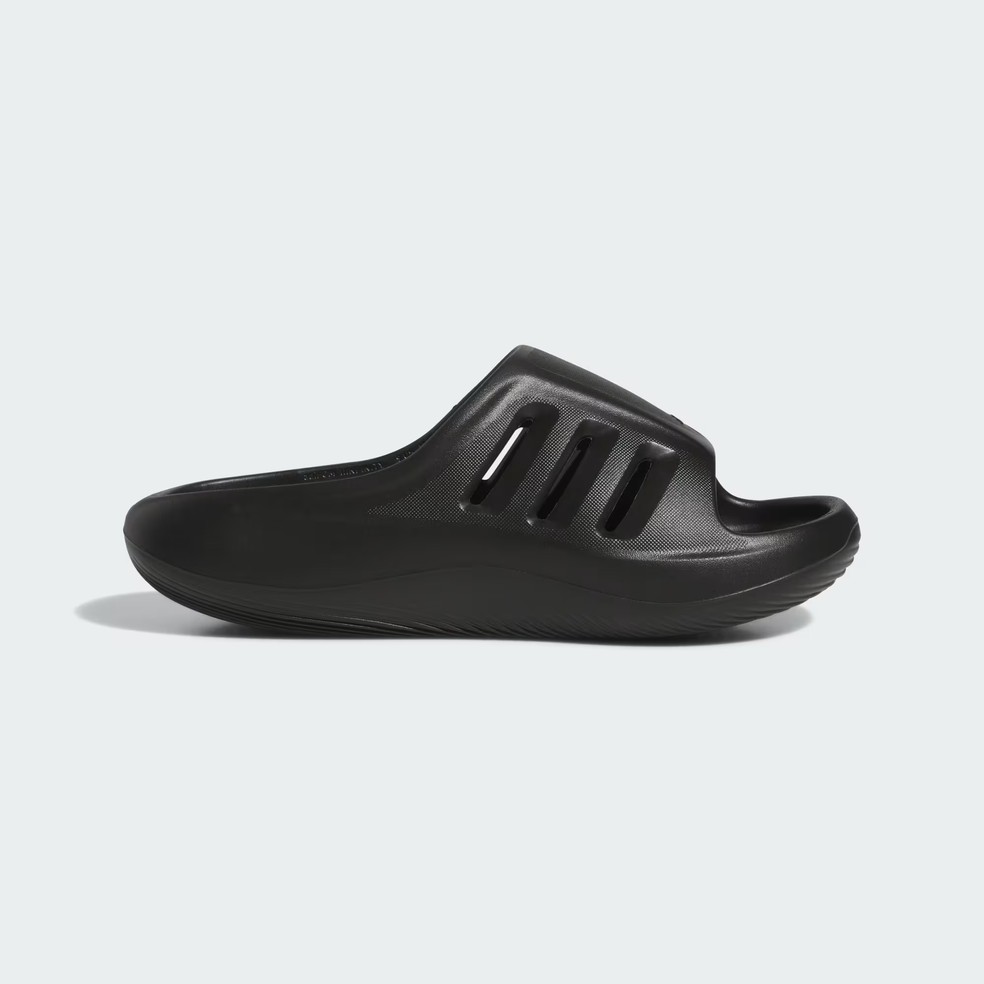 Recovery shoes: entenda o que são e conheça os tipos, que vão do pós-treino ao dia a dia — Foto: Reprodução Adidas