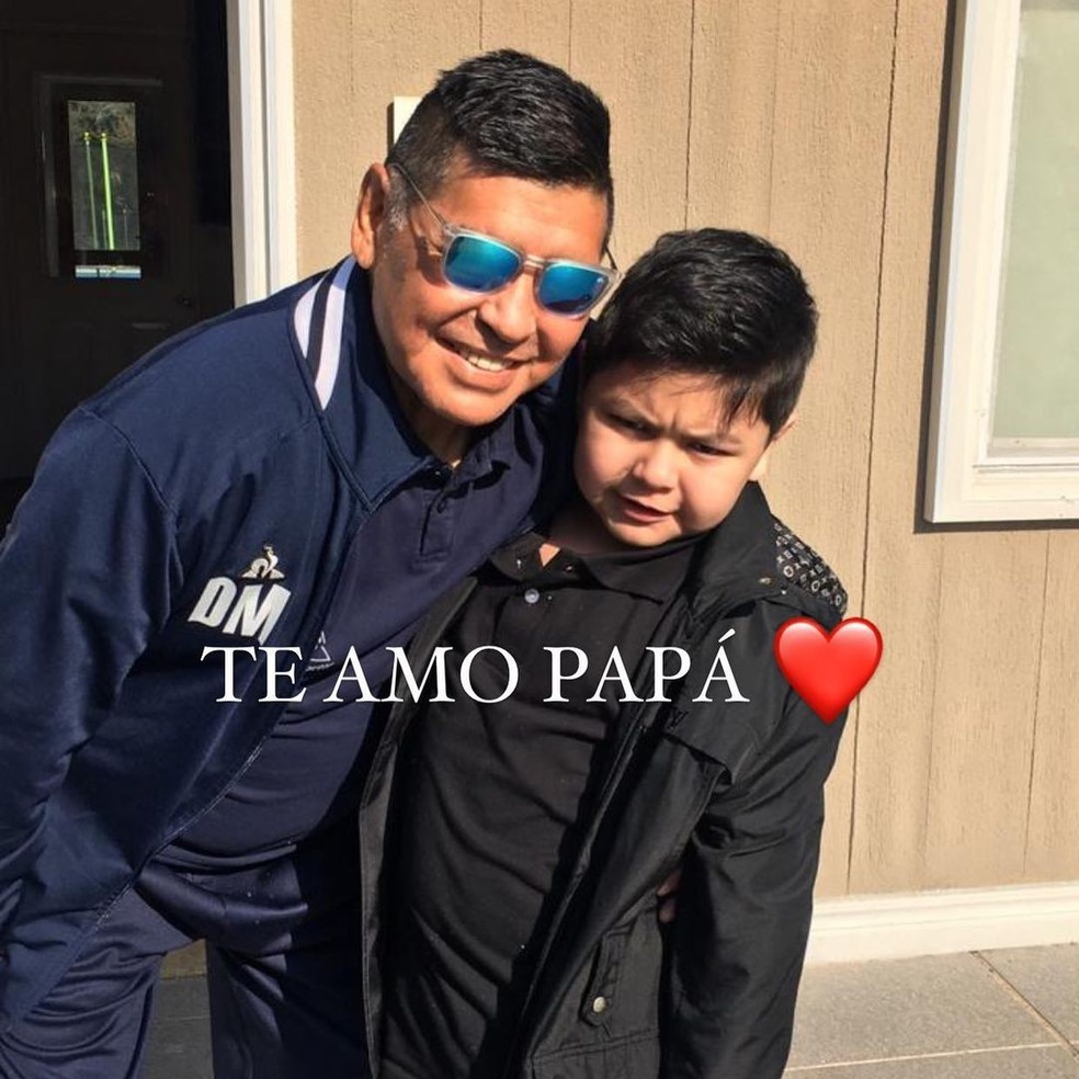 Maradona com o filho Diego Fernando (Foto: Reprodução/Instagram) — Foto: Glamour