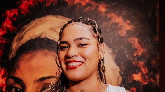 Filha de Marielle, Luyara Franco planeja lançar livro de cartas para a mãe: 'Passei muito tempo calada'