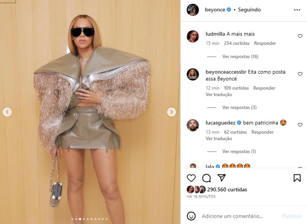 Beyoncé ousa com look tipo '2 em 1' de inspiração futurista