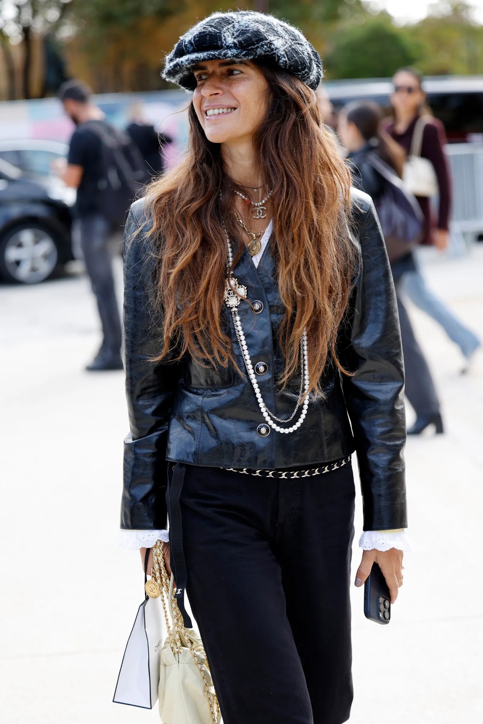Truques para vestir de preto e se destacar — Foto: Getty Images
