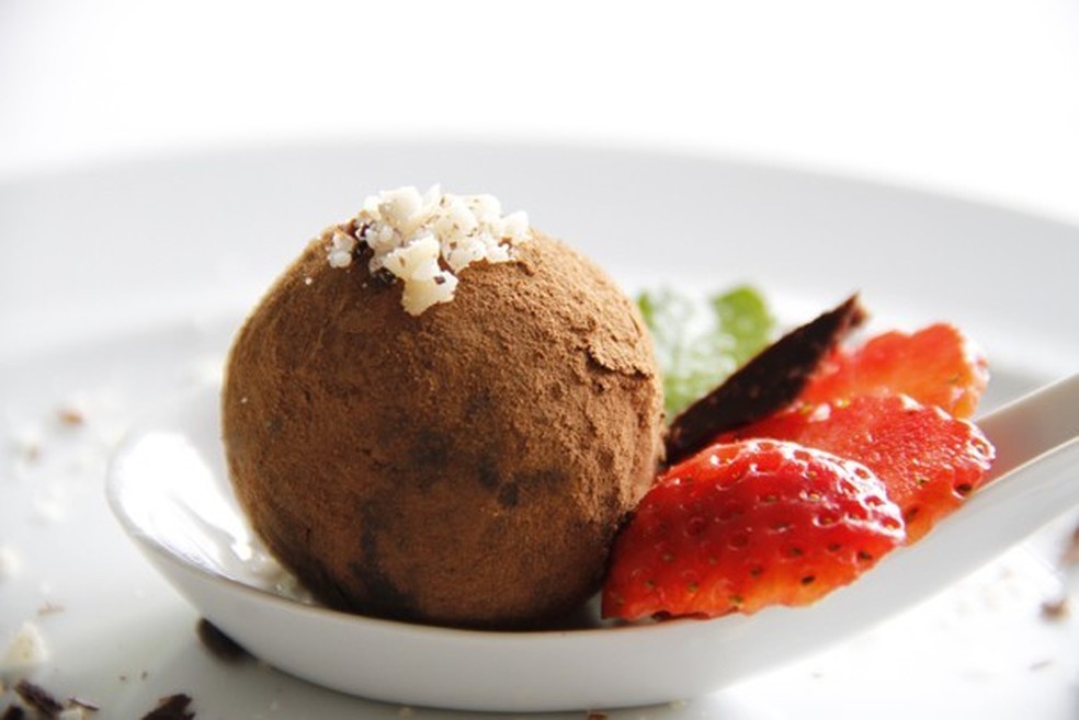 Brigadeiro funcional de biomassa de banana verde (Foto: Divulgação) — Foto: Glamour