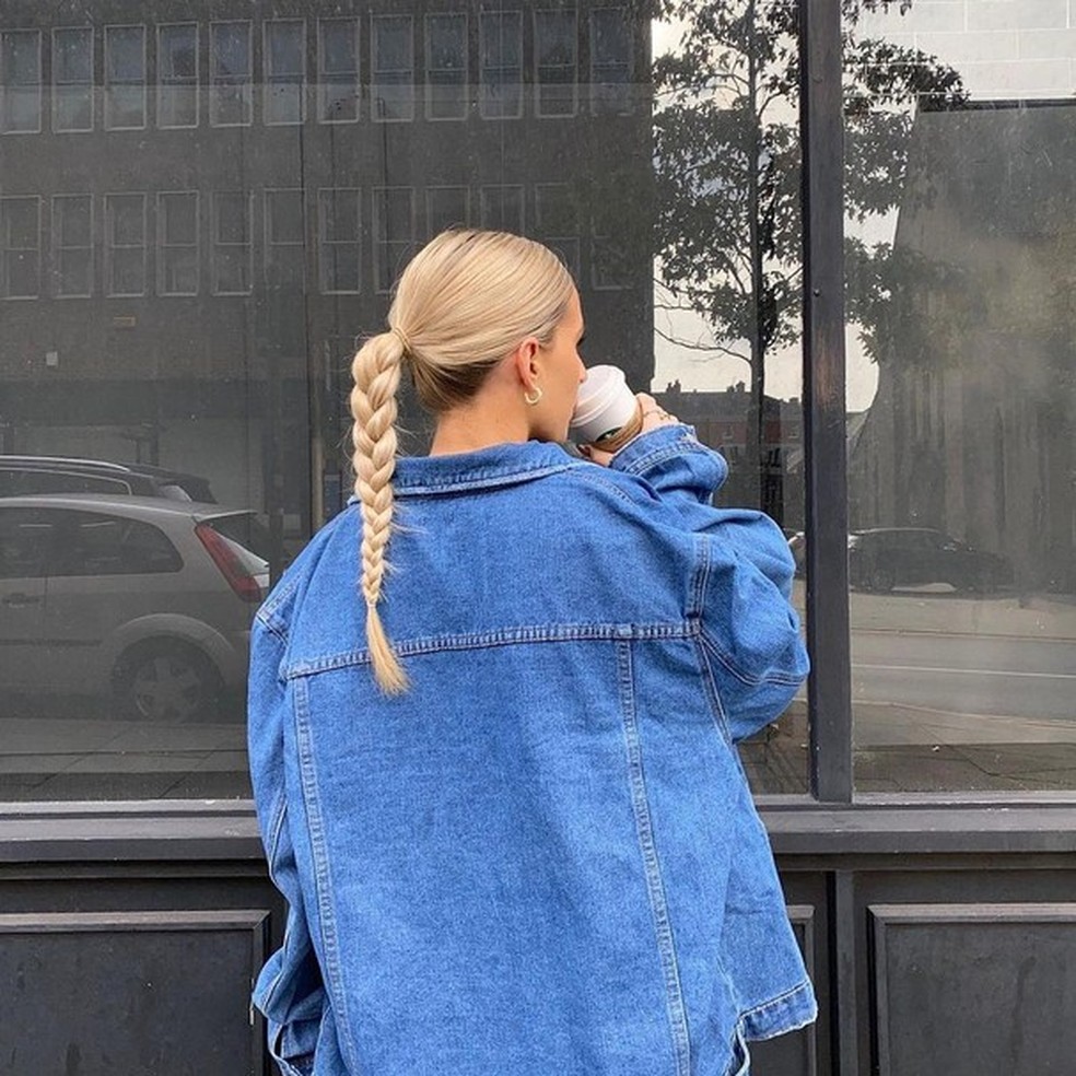 Rabo trança (Foto: Reprodução/ Instagram @sophiatuxford) — Foto: Glamour