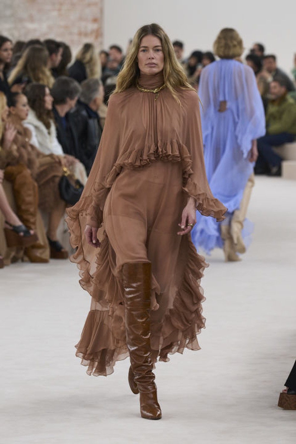 Doutzen Kroes, desfile Chloé inverno 2025 na PFW — Foto: Spotlight Launchmetrics
