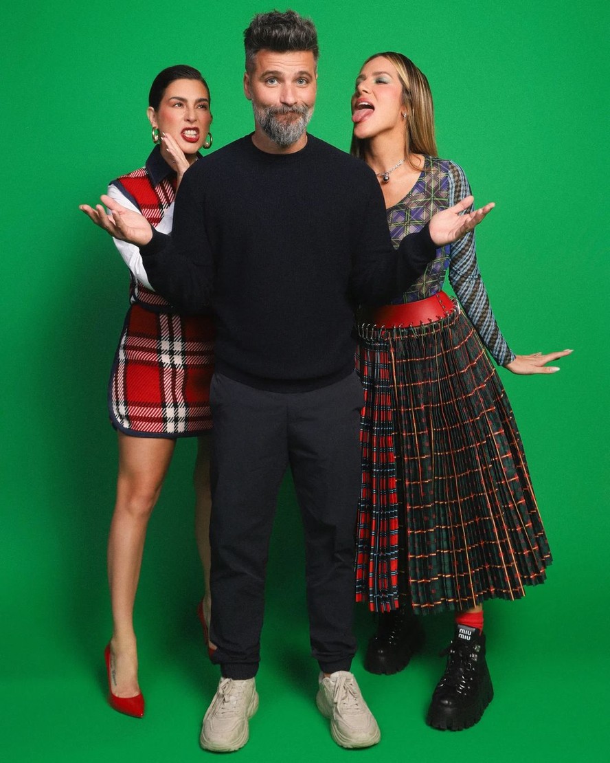 Bruno Gagliasso posa com Giovanna Ewbank e Fernanda Paes Leme