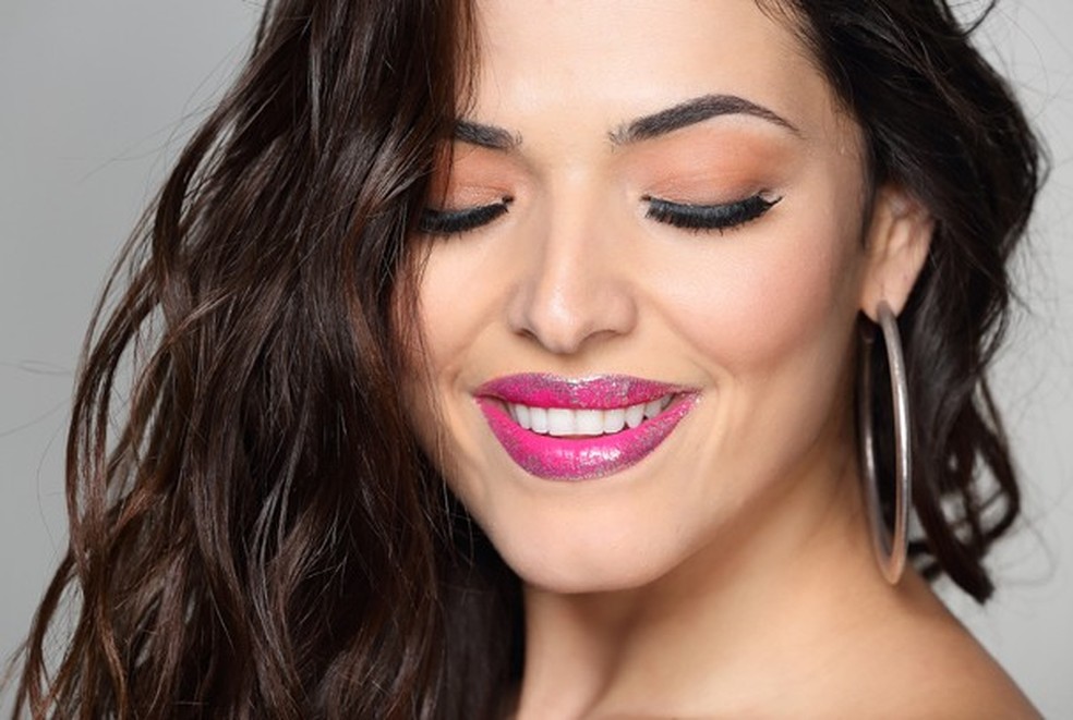 Boca com glitter (Foto: Daishi Pais/Beleza na Web) — Foto: Glamour