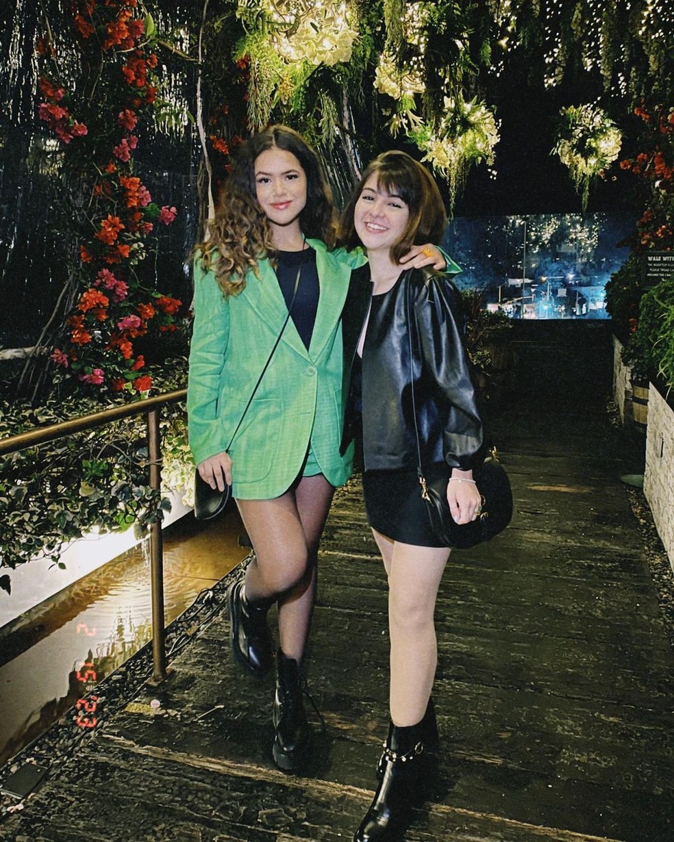 Maisa E Klara Castanho Prestigiam Première Em Los Angeles