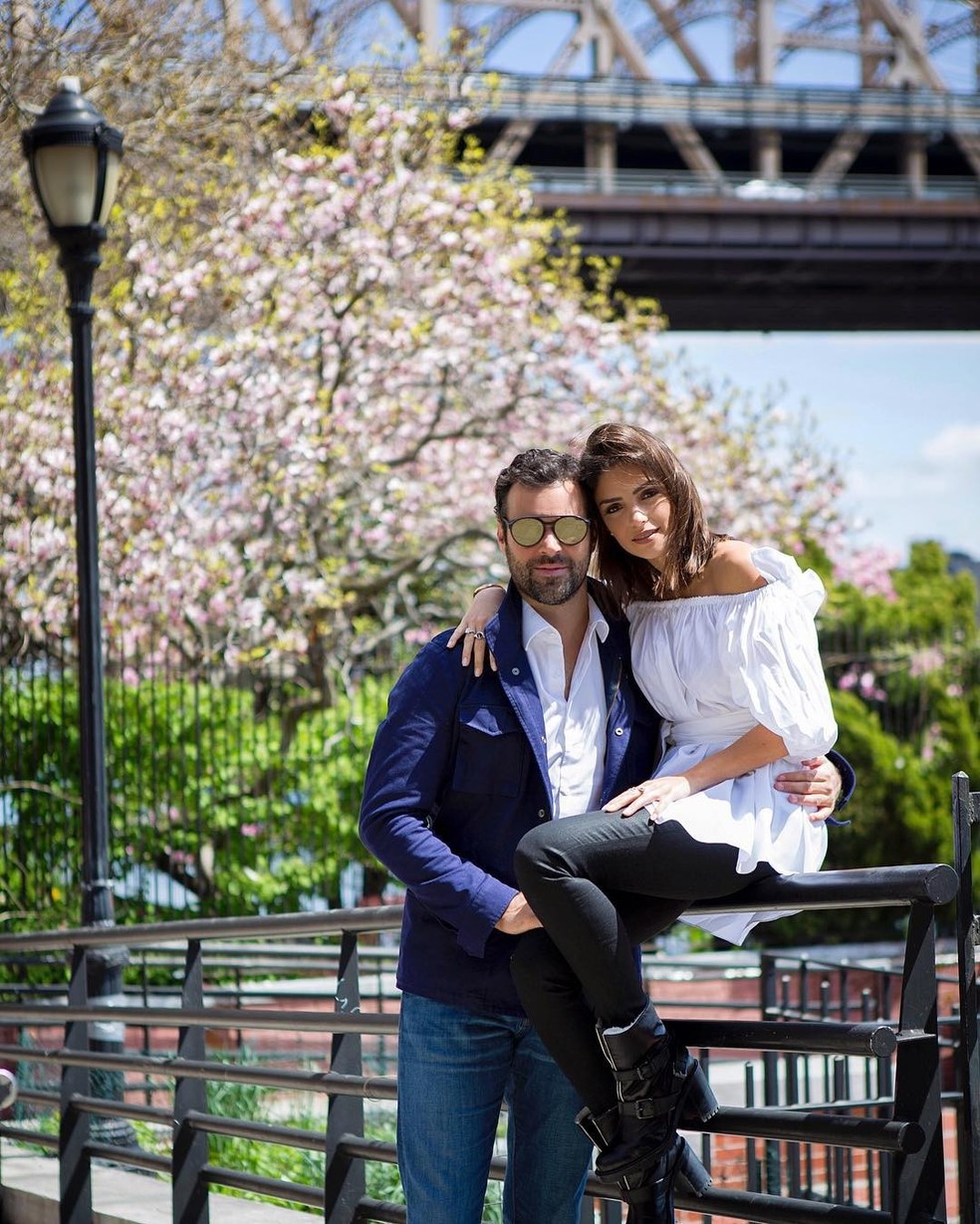 Carol Celico e Eduardo Scarpa terminam namoro de dois anos, diz site