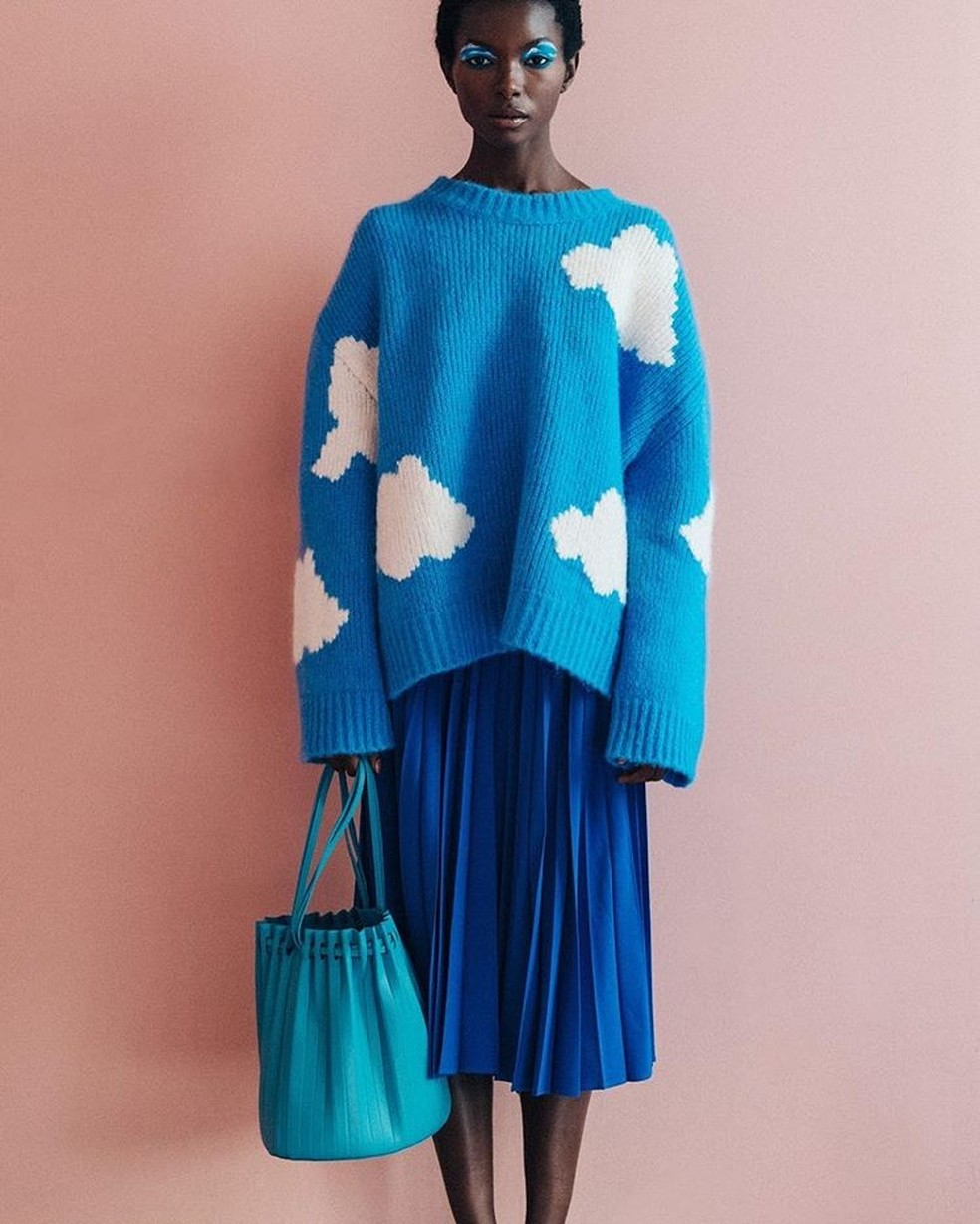 Cloud Sweater - Mansur Gavriel 2019 (Foto: Reprodução Instagram @mansurgavriel) — Foto: Glamour