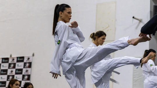 Vitória Strada abre álbum de fotos da semana e impressiona com habilidades no taekwondo 