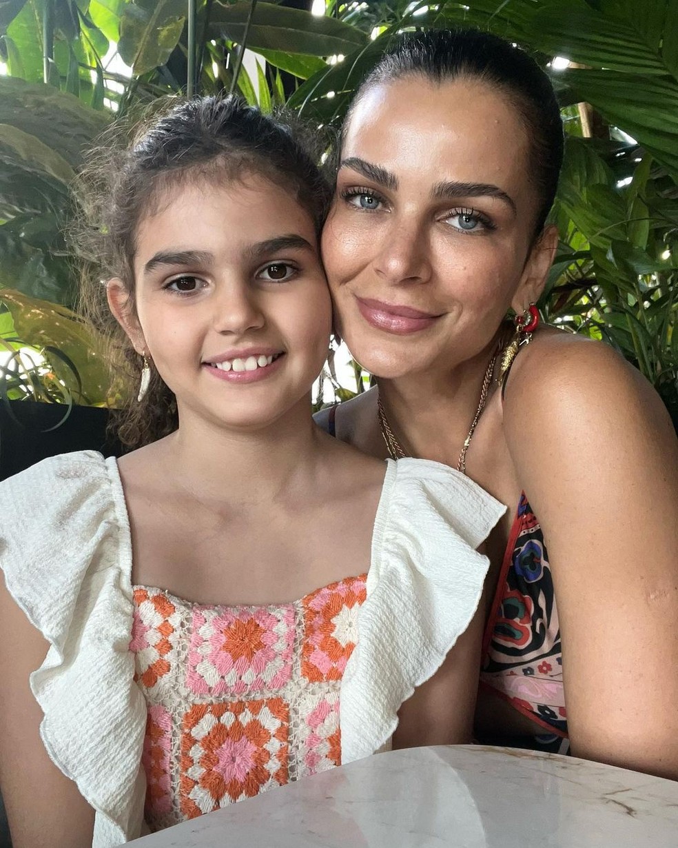 Fernanda Motta com a filha — Foto: Reprodução/Instagram