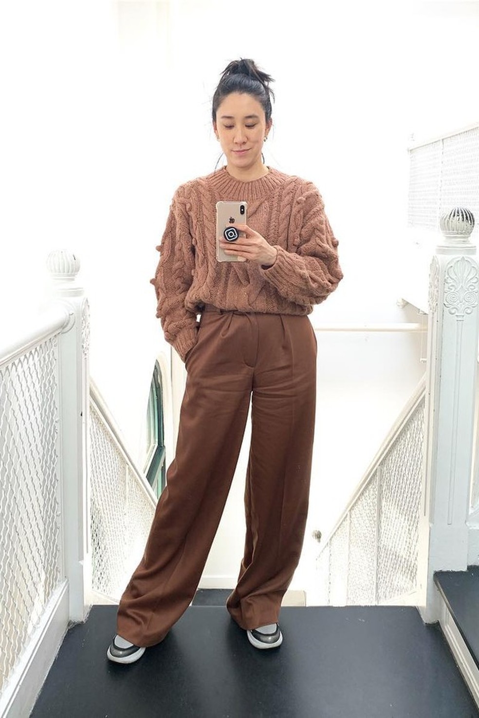 Quer se vestir como uma girl boss? É só se inspirar nos looks de Eva Chen!