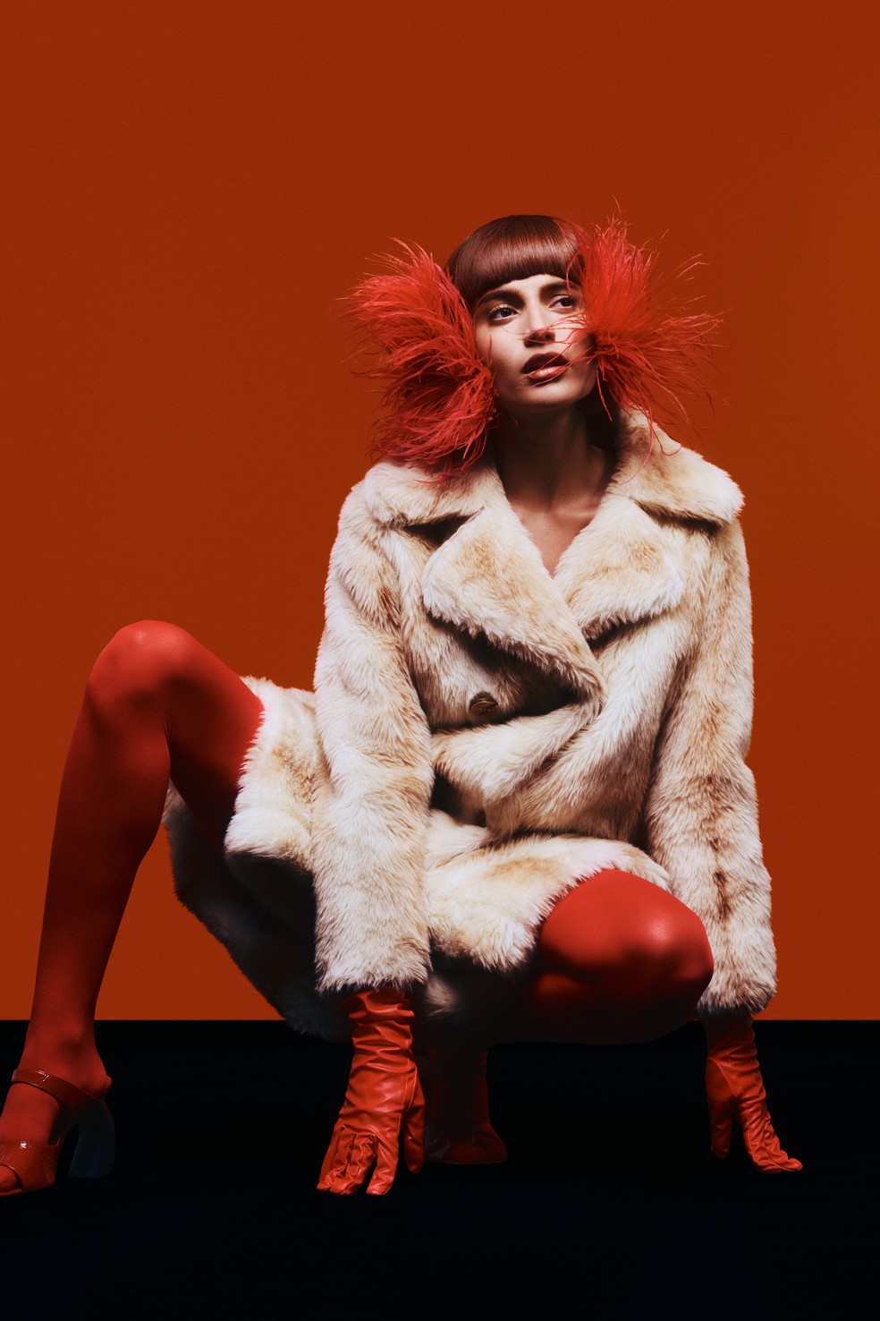 Casaco Minha Avó Tinha; luva Frou Frou Vintage; sapato Tuwan — Foto: Foto Hudson Rennan