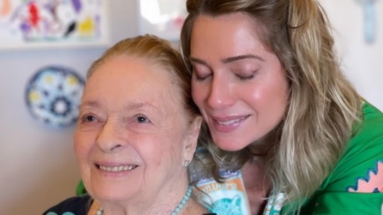 Leticia Spiller celebra os 91 anos da mãe nas redes sociais 