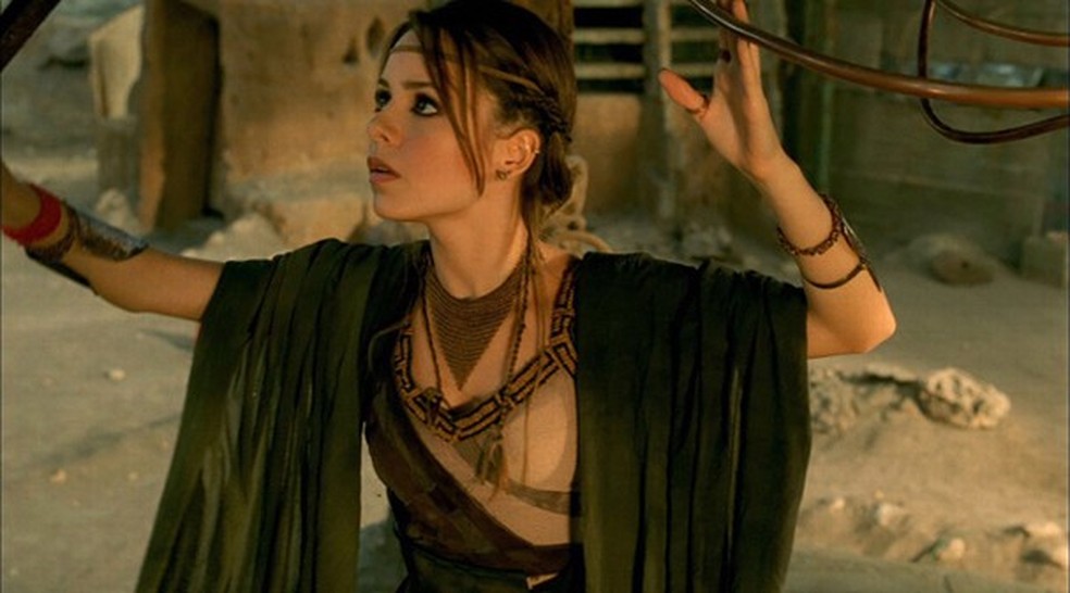Sandy viveu a personagem Sarah no filme Acquária (Foto: Divulgação) — Foto: Glamour