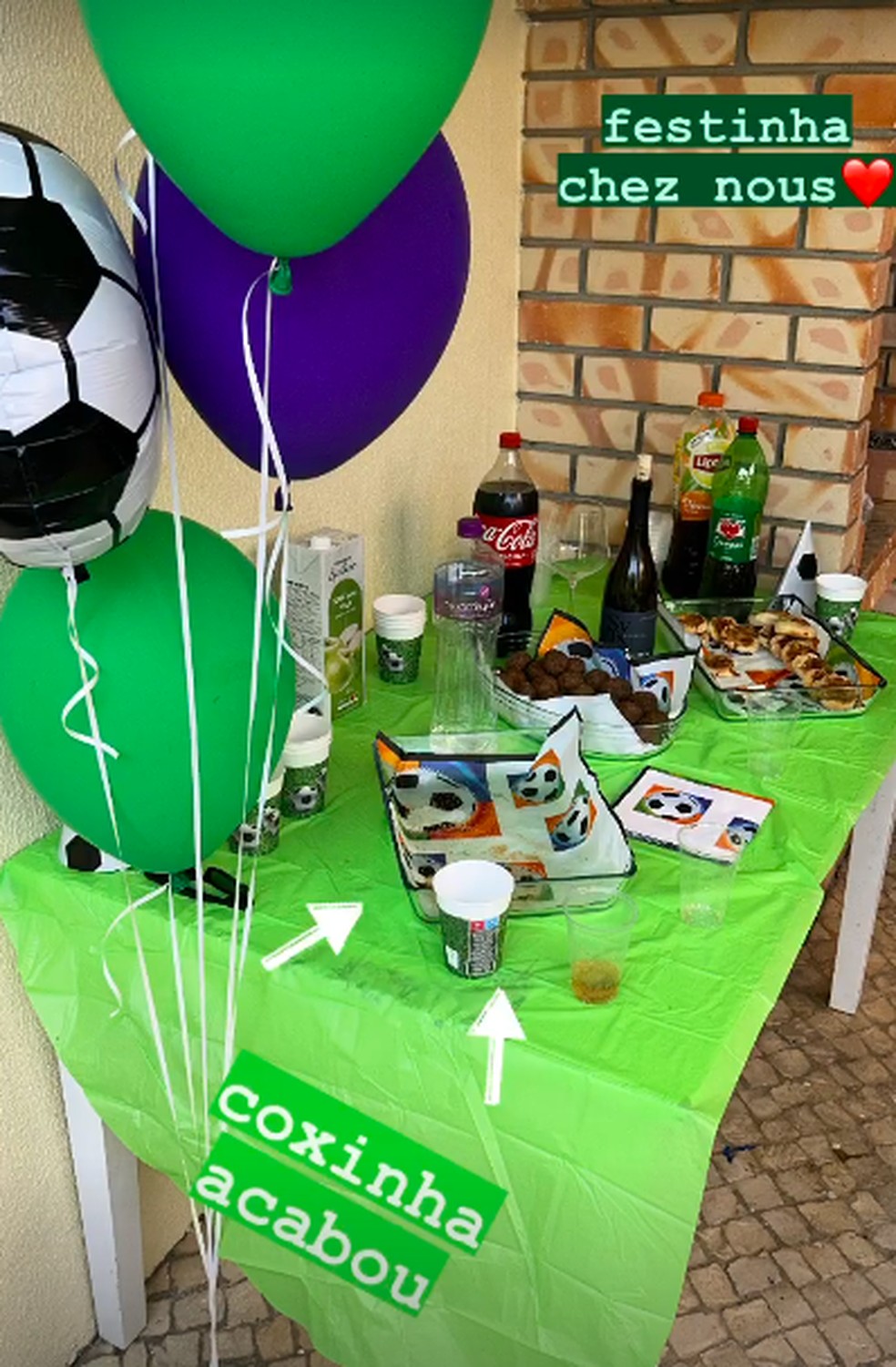 Luana mostra mesa da festa — Foto: Reprodução/Instagram