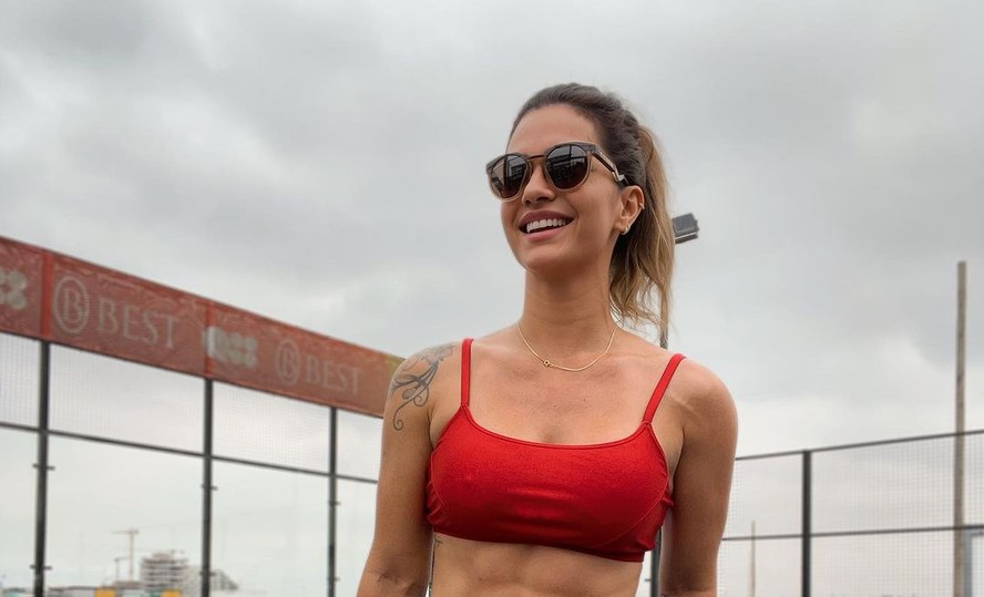 Kelly Key exibe a boa forma durante prática esportiva