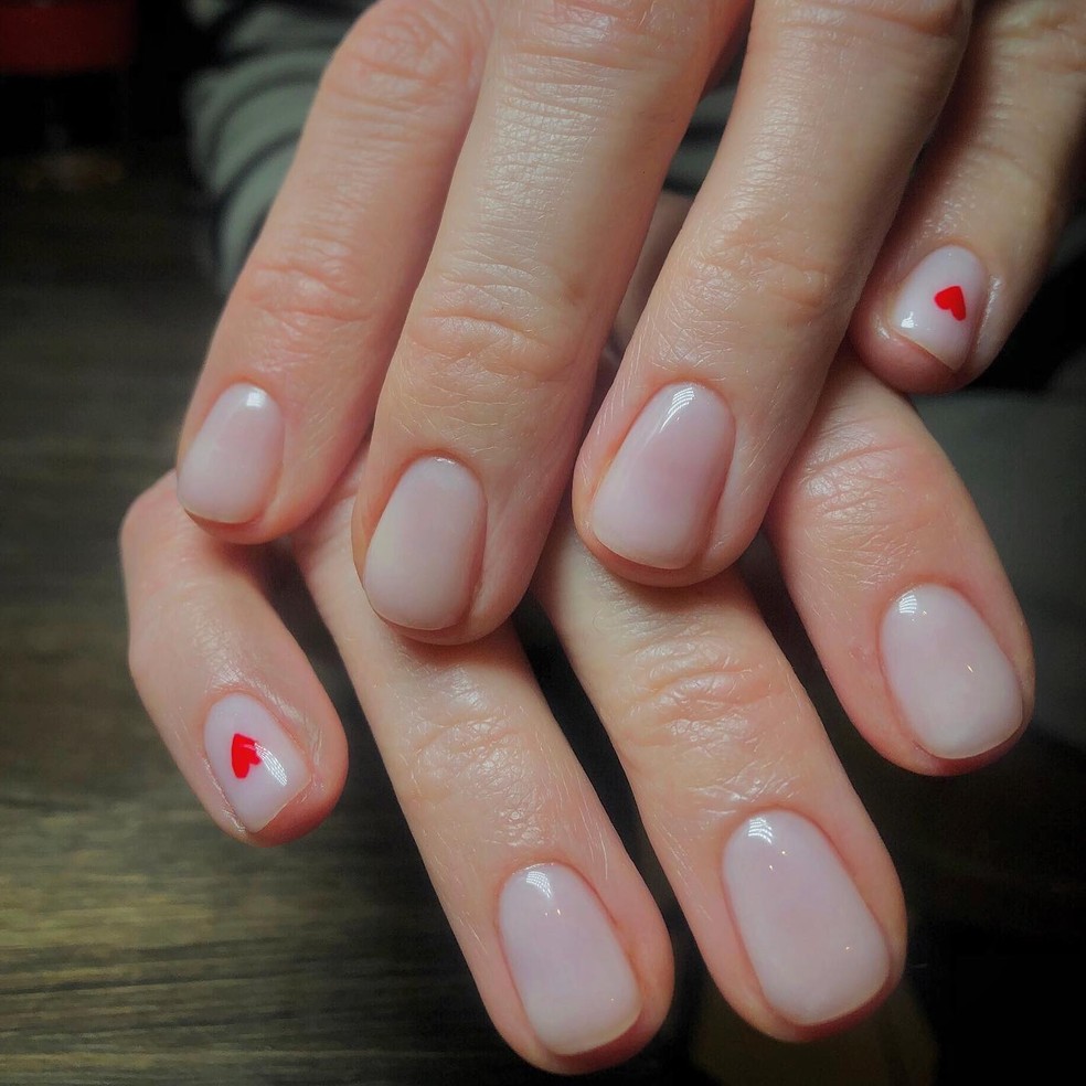 As maiores tendências de unhas e esmaltes para a primavera 2024 — Foto: @polishedbylolo