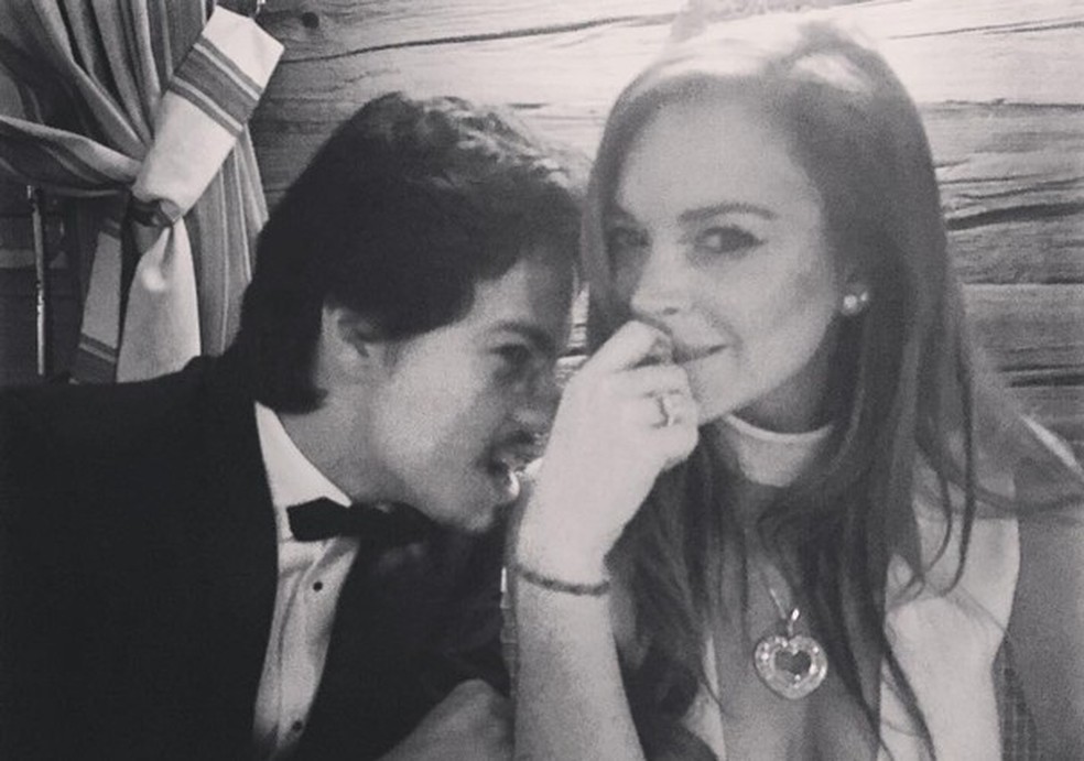Lindsay e Egor estão juntos há nove meses. A atriz ainda não tirou o anel de noivado (Foto: Reprodução/ Instagram) — Foto: Glamour