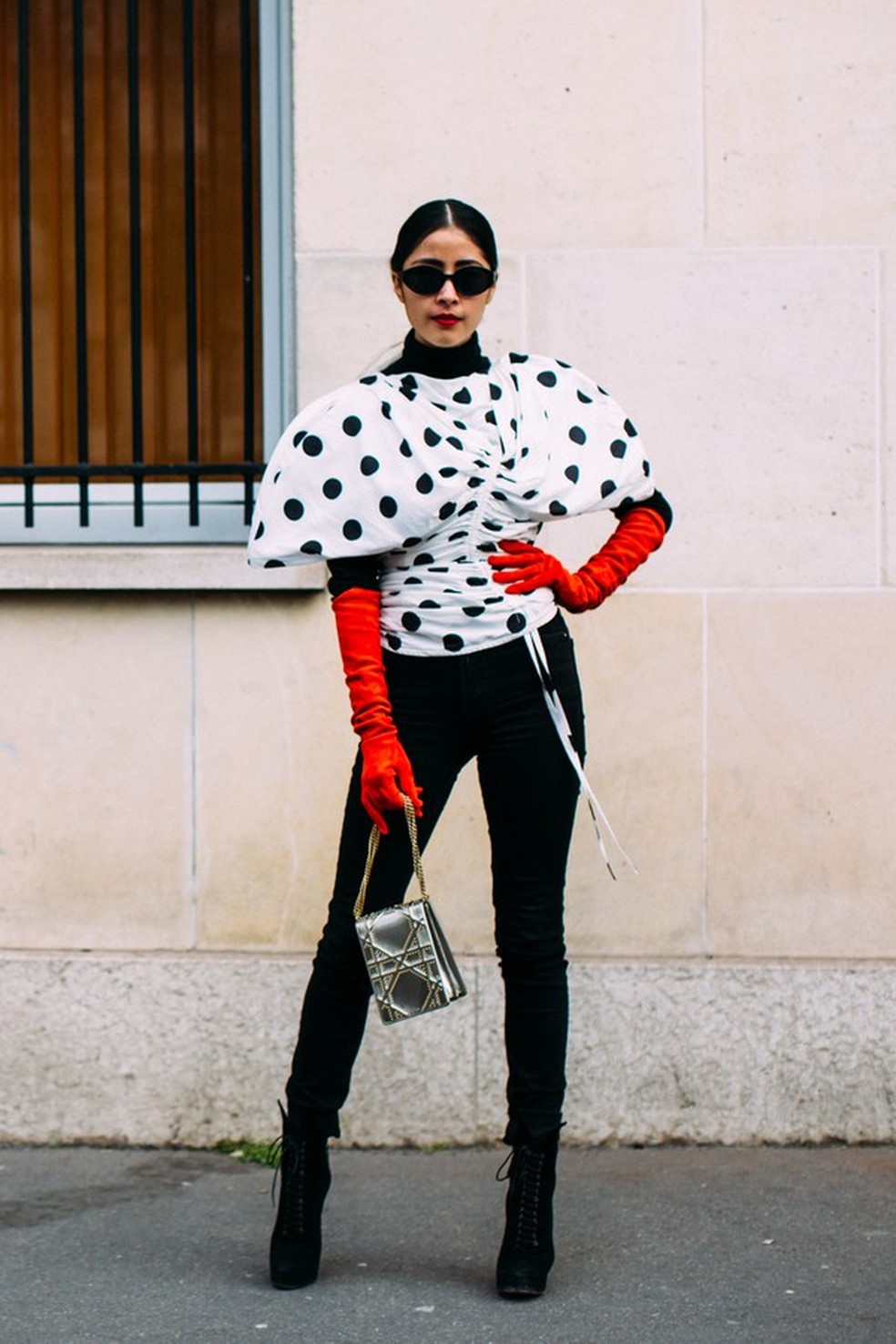 Quer look de princesa? Joga uma luva e vai! (Foto: Imaxtree) — Foto: Glamour