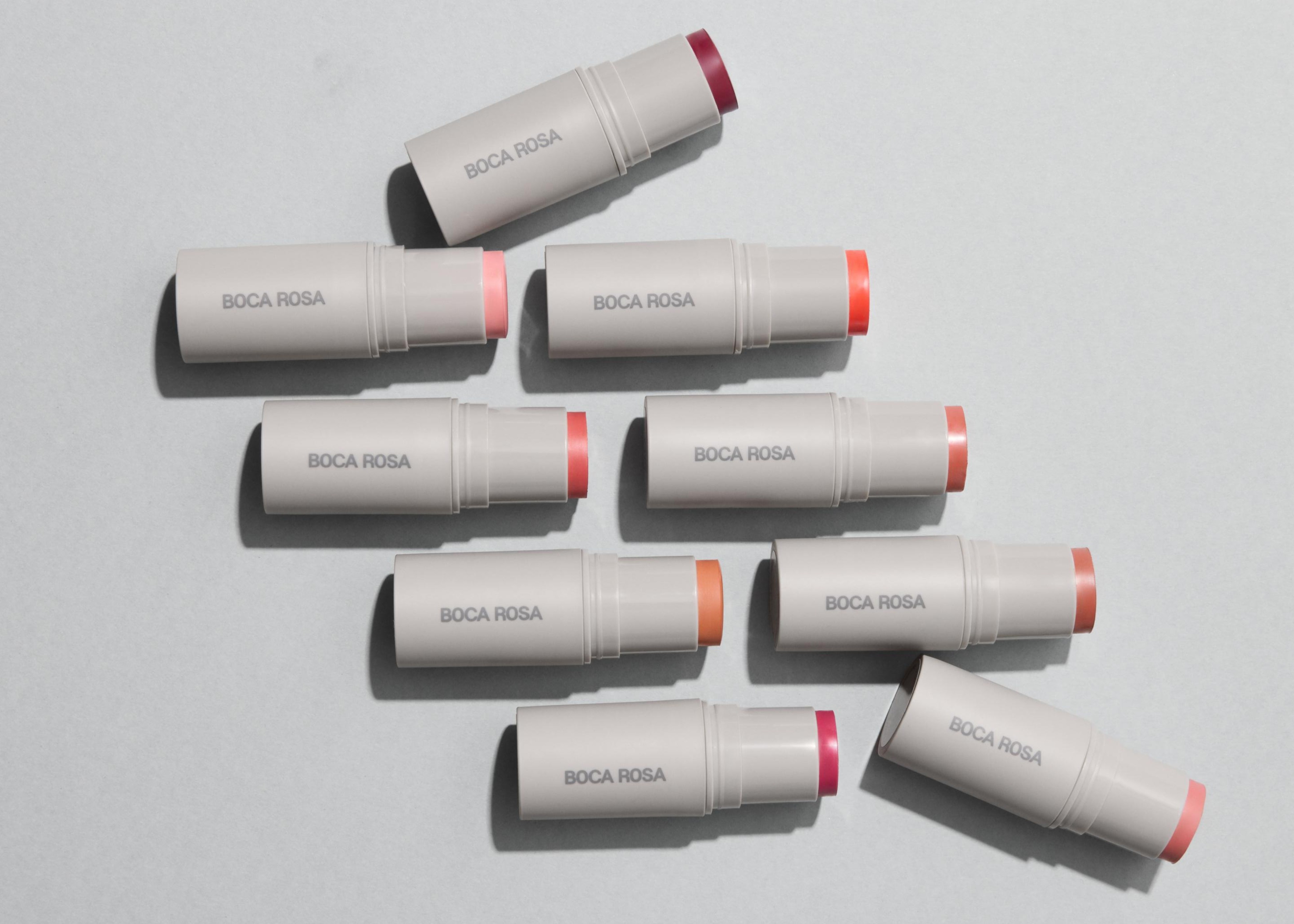 Boca Rosa: Glamour testa base, pó compacto e blush cremoso