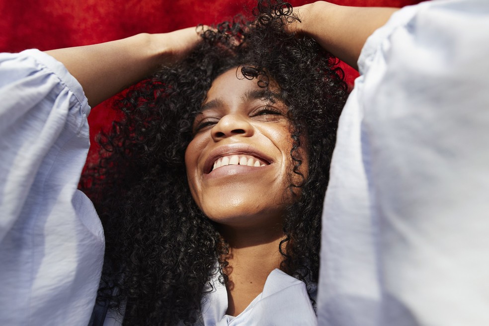 Haircare: como e quais alimentos usar para cuidar do cabelo da raiz às pontas (Foto: Reprodução Getty Images) — Foto: Glamour