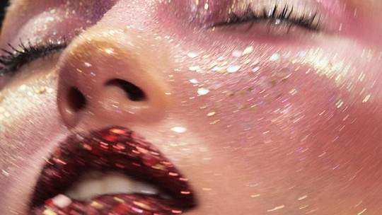 Carnaval: Maquiagens de longa duração que venceram o Prêmio Glamour de Beleza 2025