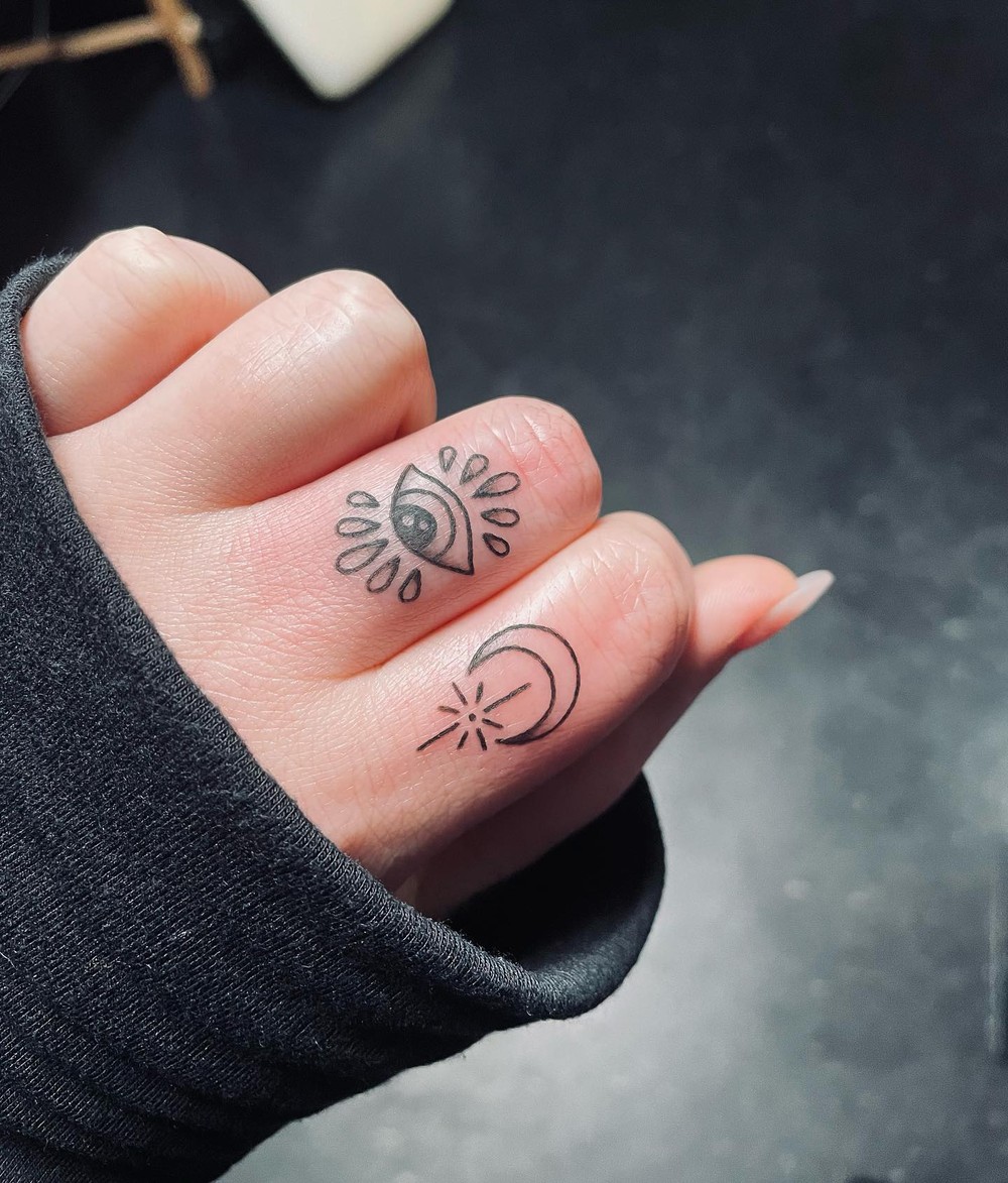 Tatuagens no dedo: mais de 40 ideias delicadas, estilosas e com significado