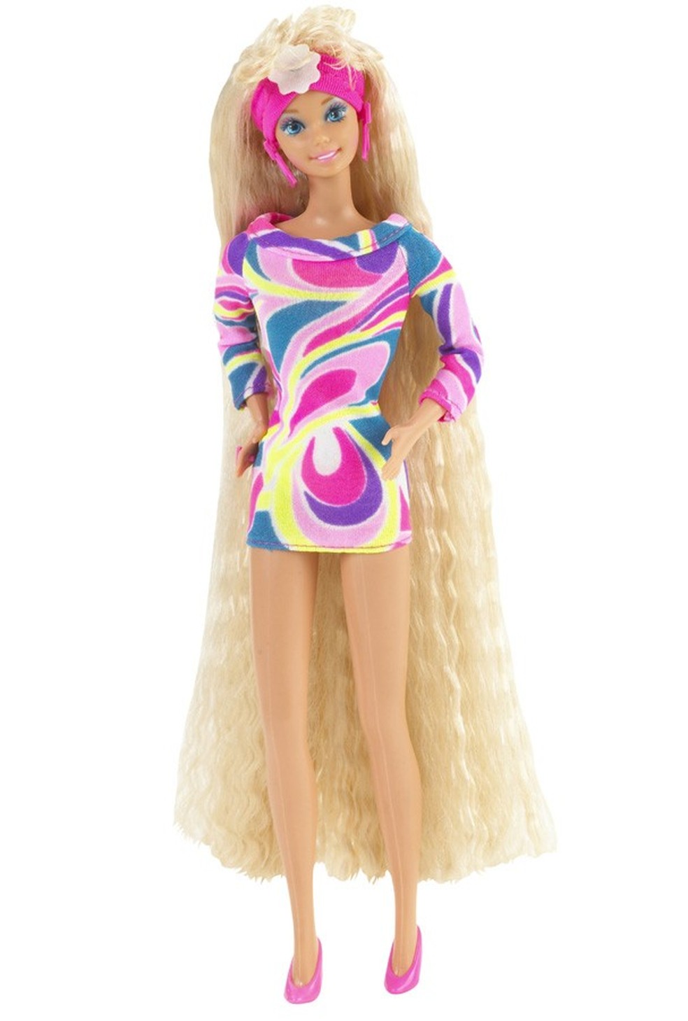 A Barbie mais vendida de todos os tempos foi a Totally Hair, criada em 1992 (Foto: Divulgação) — Foto: Glamour