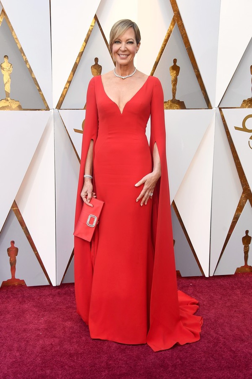 Allison Janney, que concorre ao Oscar de Melhor Atriz Coadjuvante, veste Reem Acra (Foto: Getty Images) — Foto: Glamour