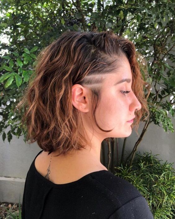 Cabelo raspado na lateral: 13 visuais para você se inspirar