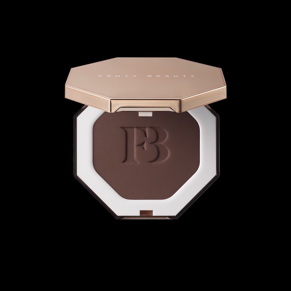 Sun Stalk'r Instant Warmth Bronzer cor Thick Mint, Fenty Beauty (R$ 259) — Foto: Divulgação