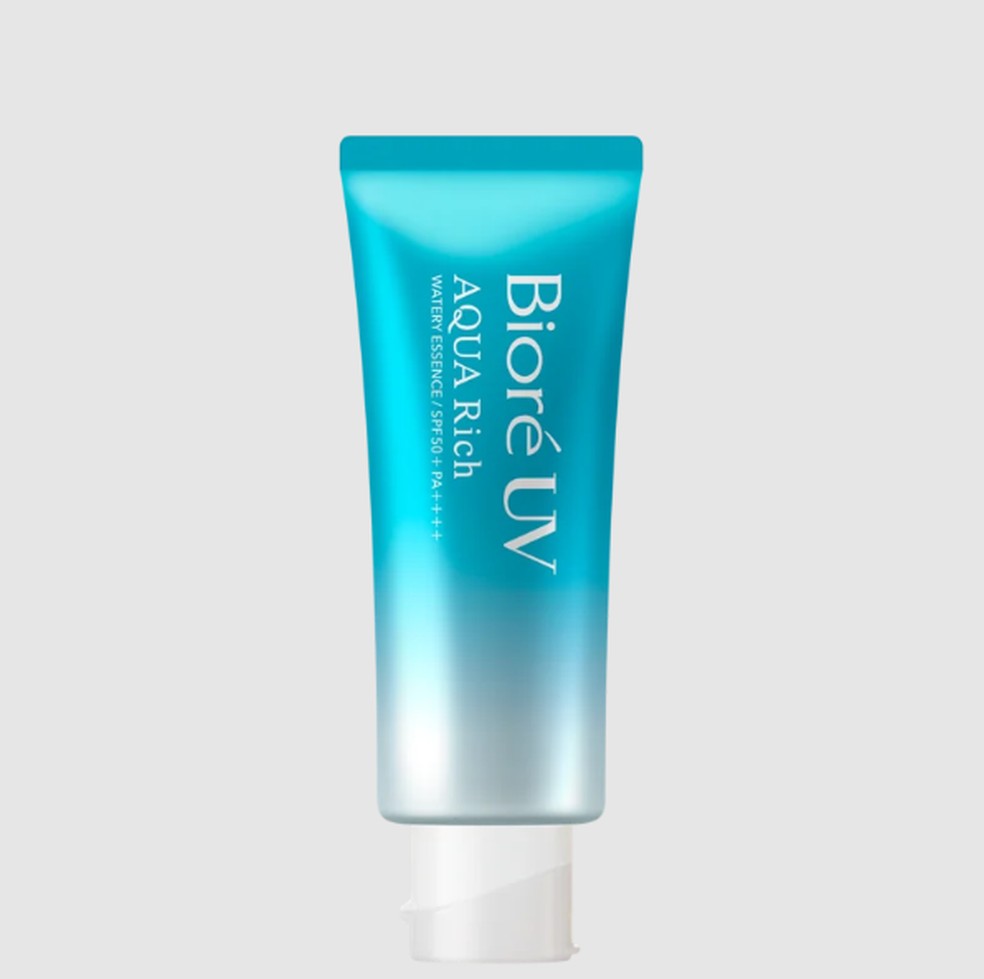 Protetor solar Aqua Rich Watery Essence FPS 50, da Bioré, 70g - R$ 89,89 — Foto: Divulgação