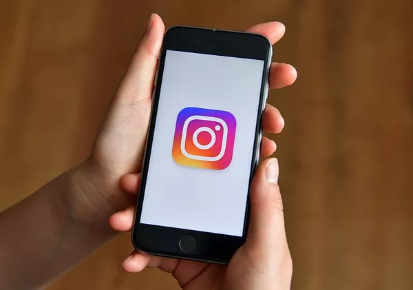 Gif animado racista faz Instagram e Snapchat removerem recurso
