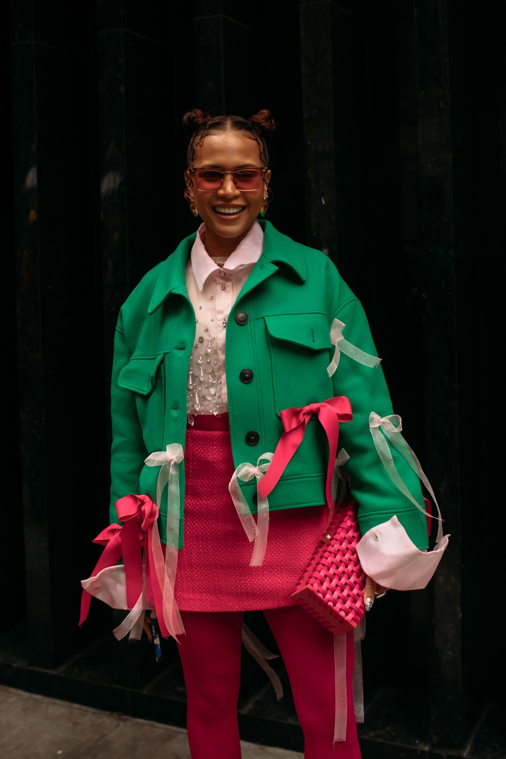 New York Fashion Week: laços são hit no street style — Foto: Launchmetrics Spotlight