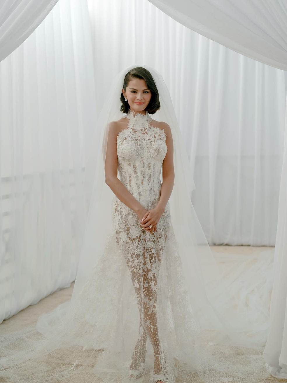 Vestido de noiva de Selena Gomez — Foto: Reprodução/Instagram