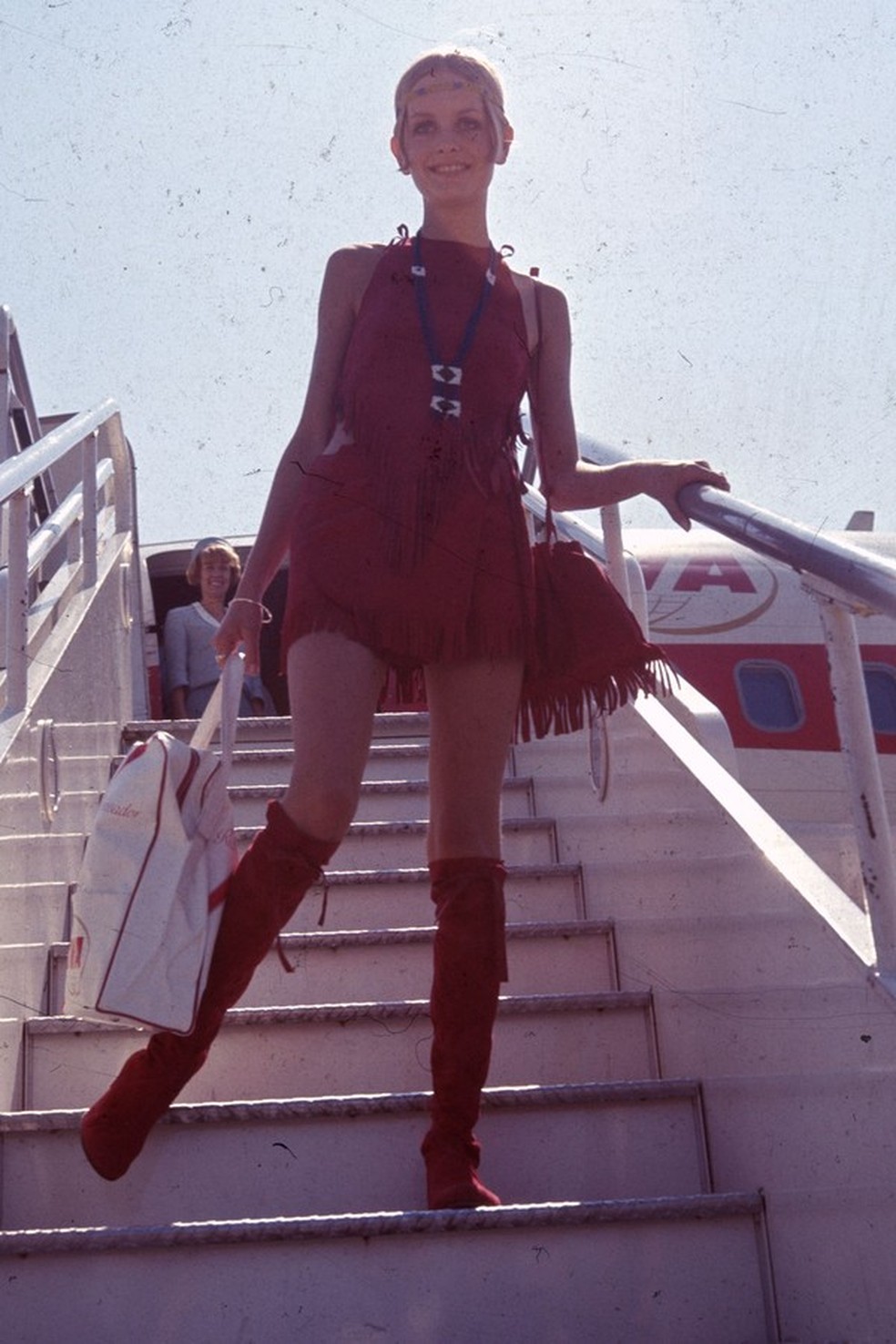 Twiggy e sua minissaia (Foto: Getty Images) — Foto: Glamour