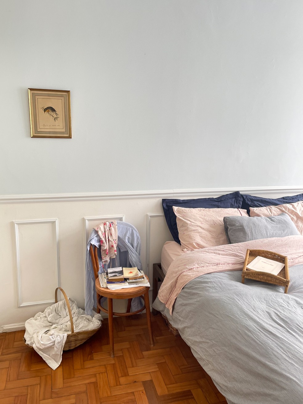 Luisa Meirelles e Victor Bessière mostram apartamento cheio de poesia — Foto: Luisa Meirelles e Victor Bessière
