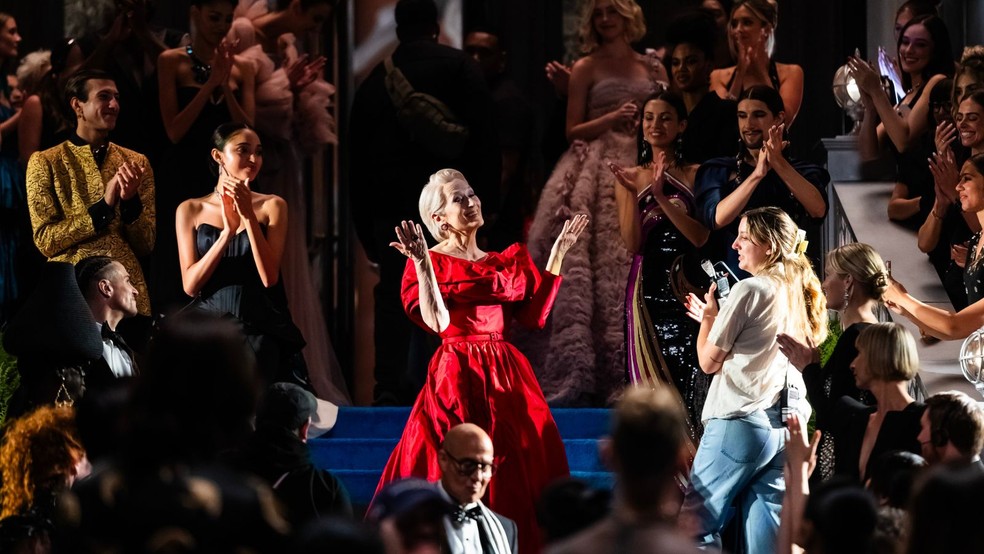 Meryl Streep no set de "O Diabo Veste Prada 2" — Foto: Getty Images