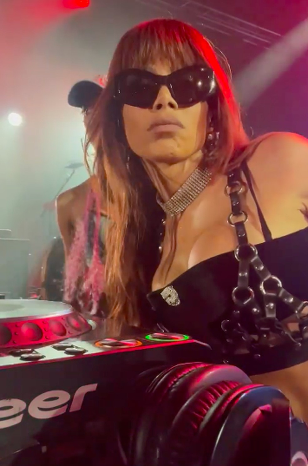 Anitta durante show — Foto: Reprodução/Instagram