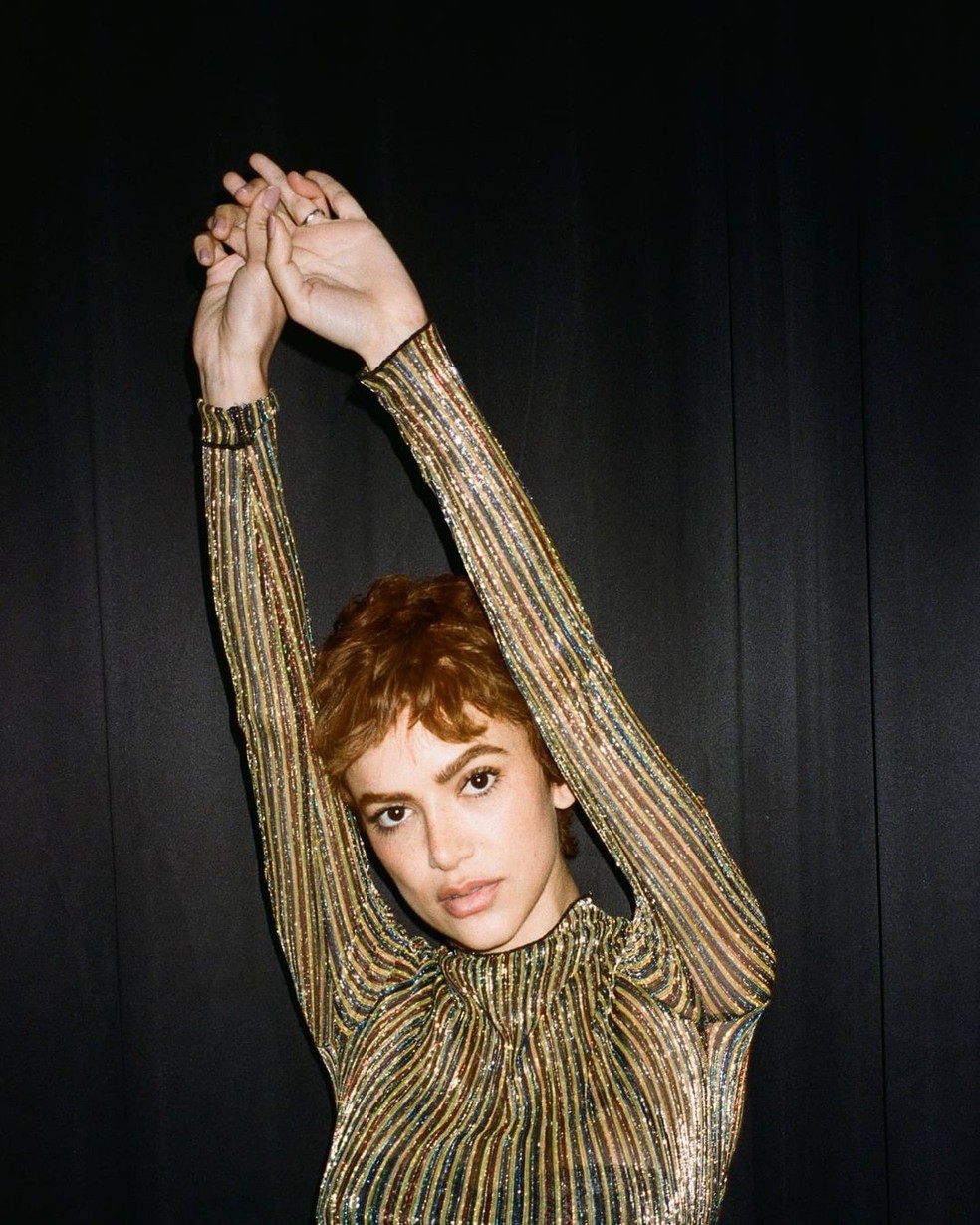 Manu Gavassi trocou o castanho por ruivo para atualizar o pixie (Foto: Reprodução/Instagram) — Foto: Glamour