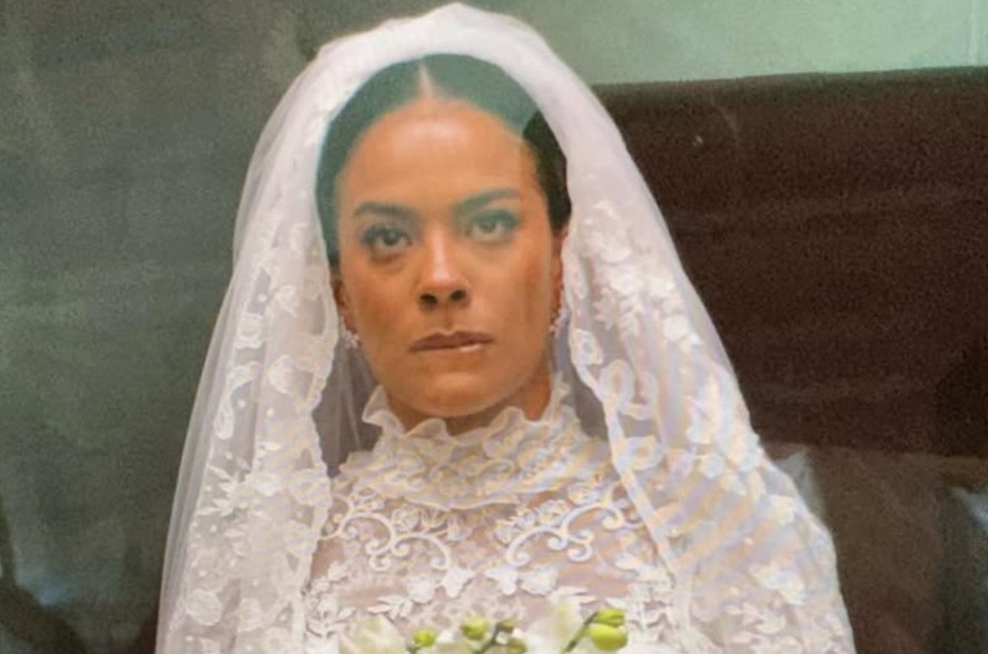 Maria de Fátima (Bella Campos) durante gravações de 'Vale Tudo'