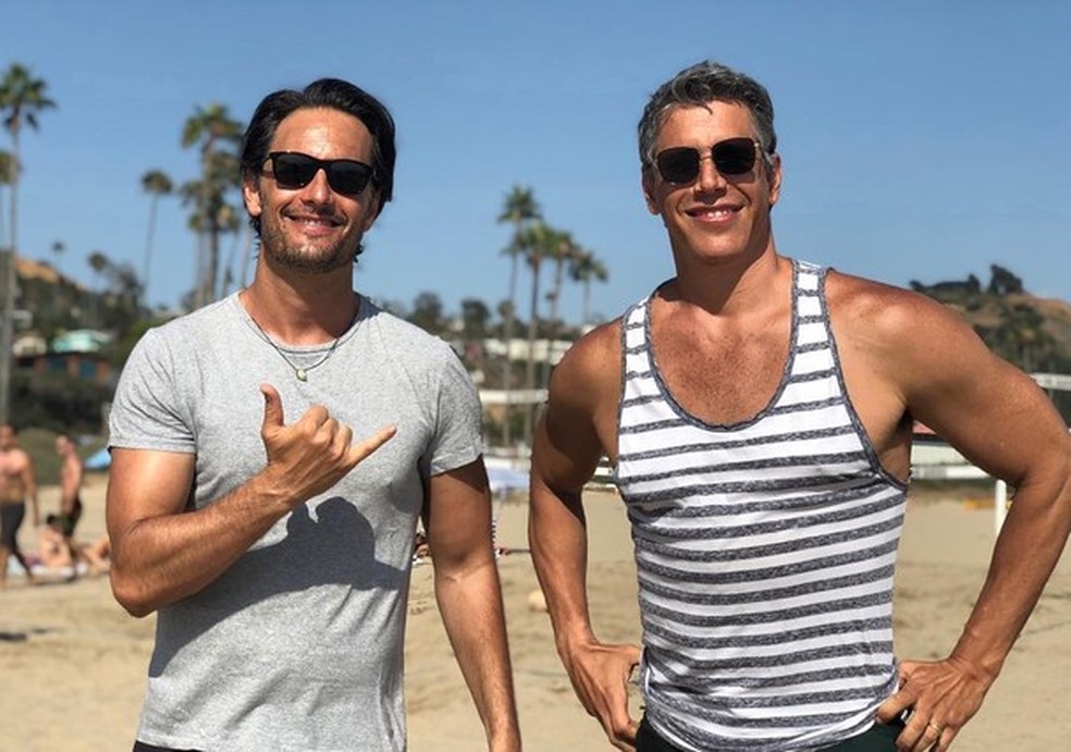 Que dupla! Rodrigo Santoro e Márcio Garcia se reencontram em Los Angeles
