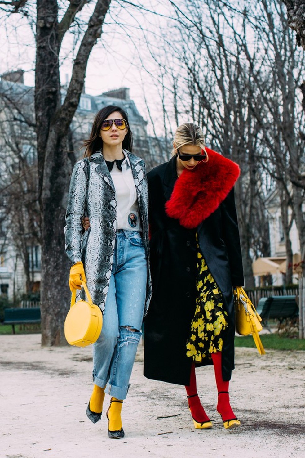 Que tal investir em uma meia-calça bem colorida? (Foto: Imaxtree) — Foto: Glamour