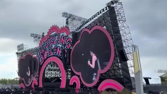 Ventos fortes inclinam estrutura de palco em festival na China e vídeo viraliza